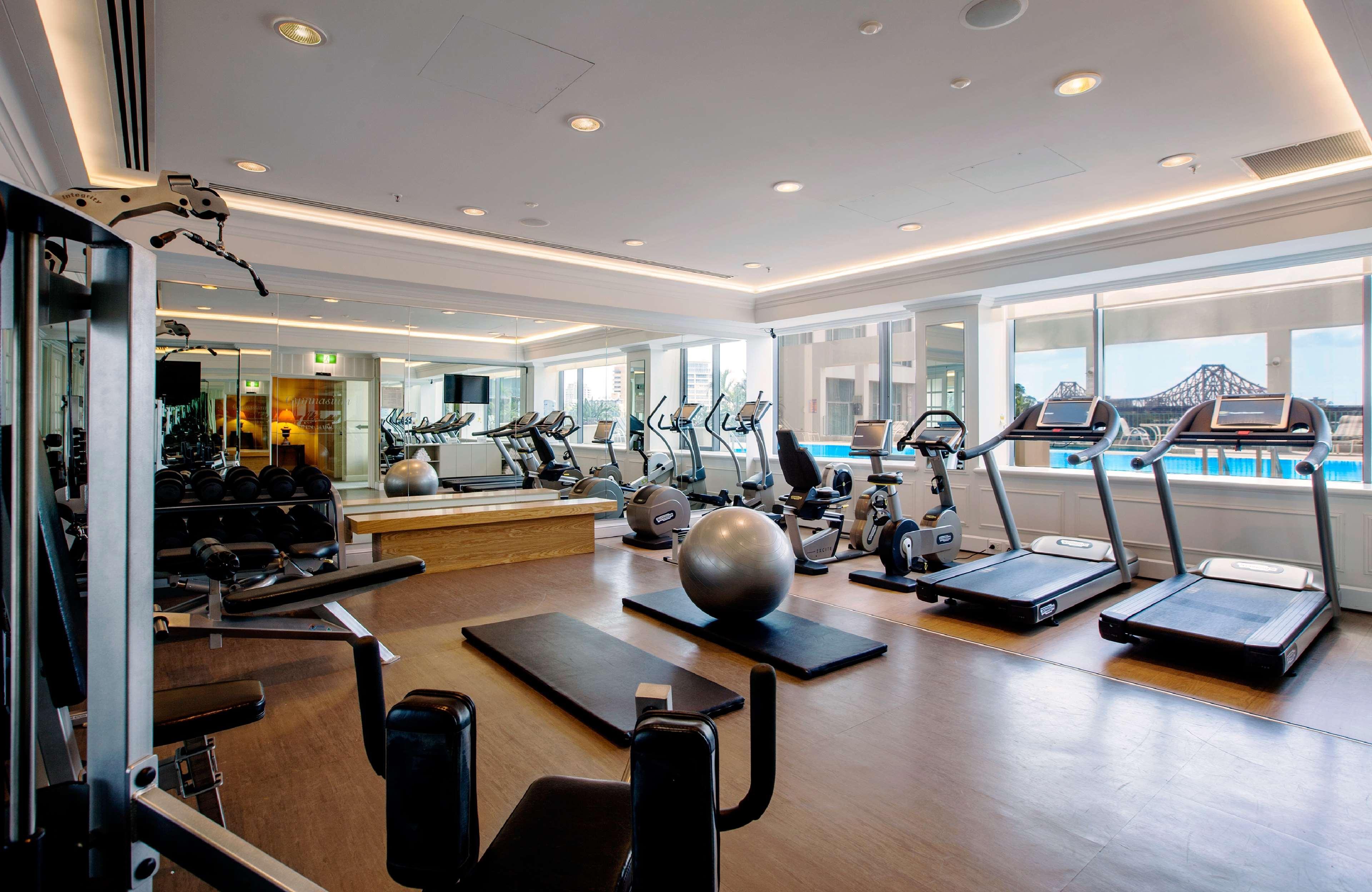 Stamford Plaza Brisbane Hotel Bagian luar foto The gym at the Mandarin Oriental, London