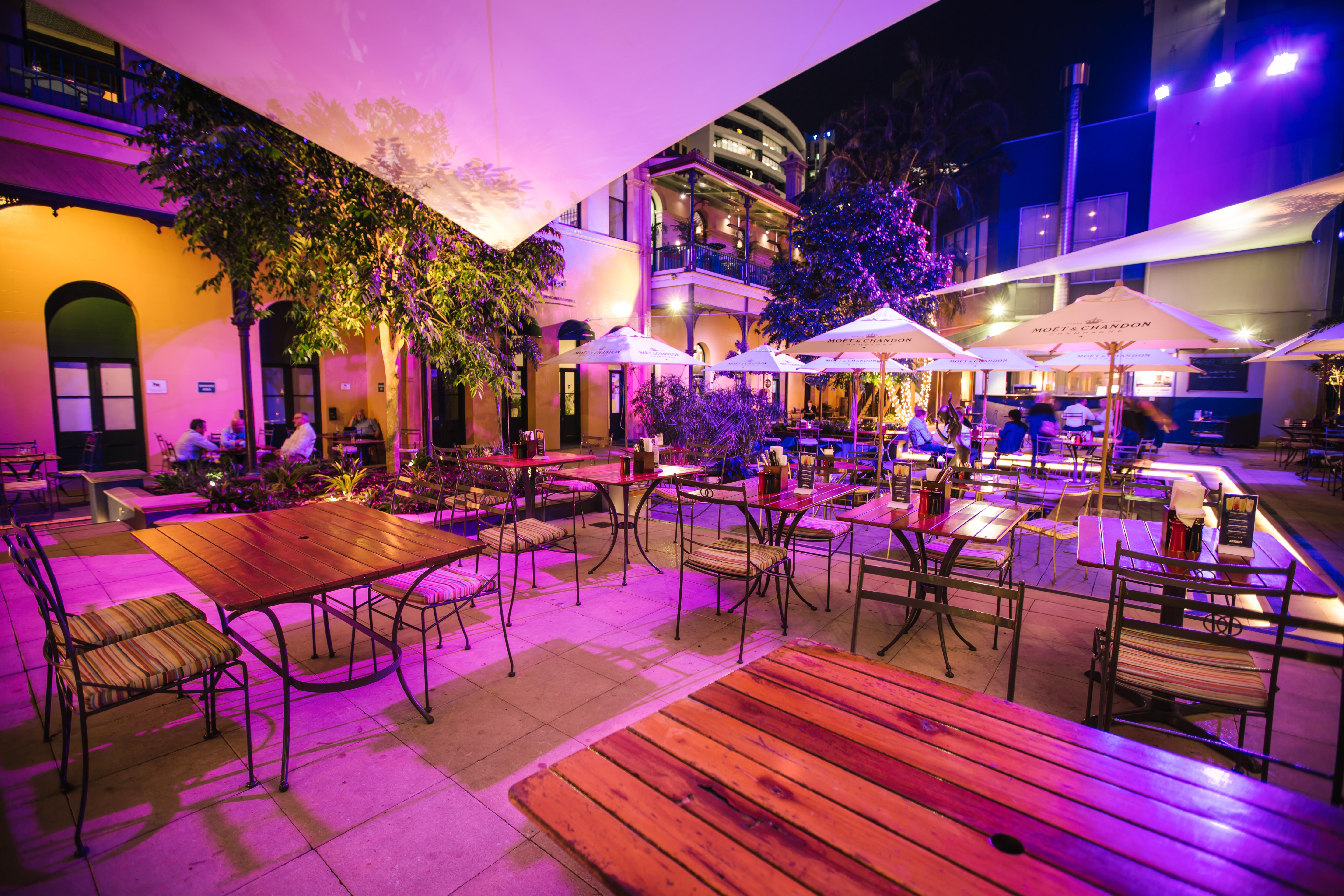 Stamford Plaza Brisbane Hotel Bagian luar foto The courtyard at the Cape Town campus