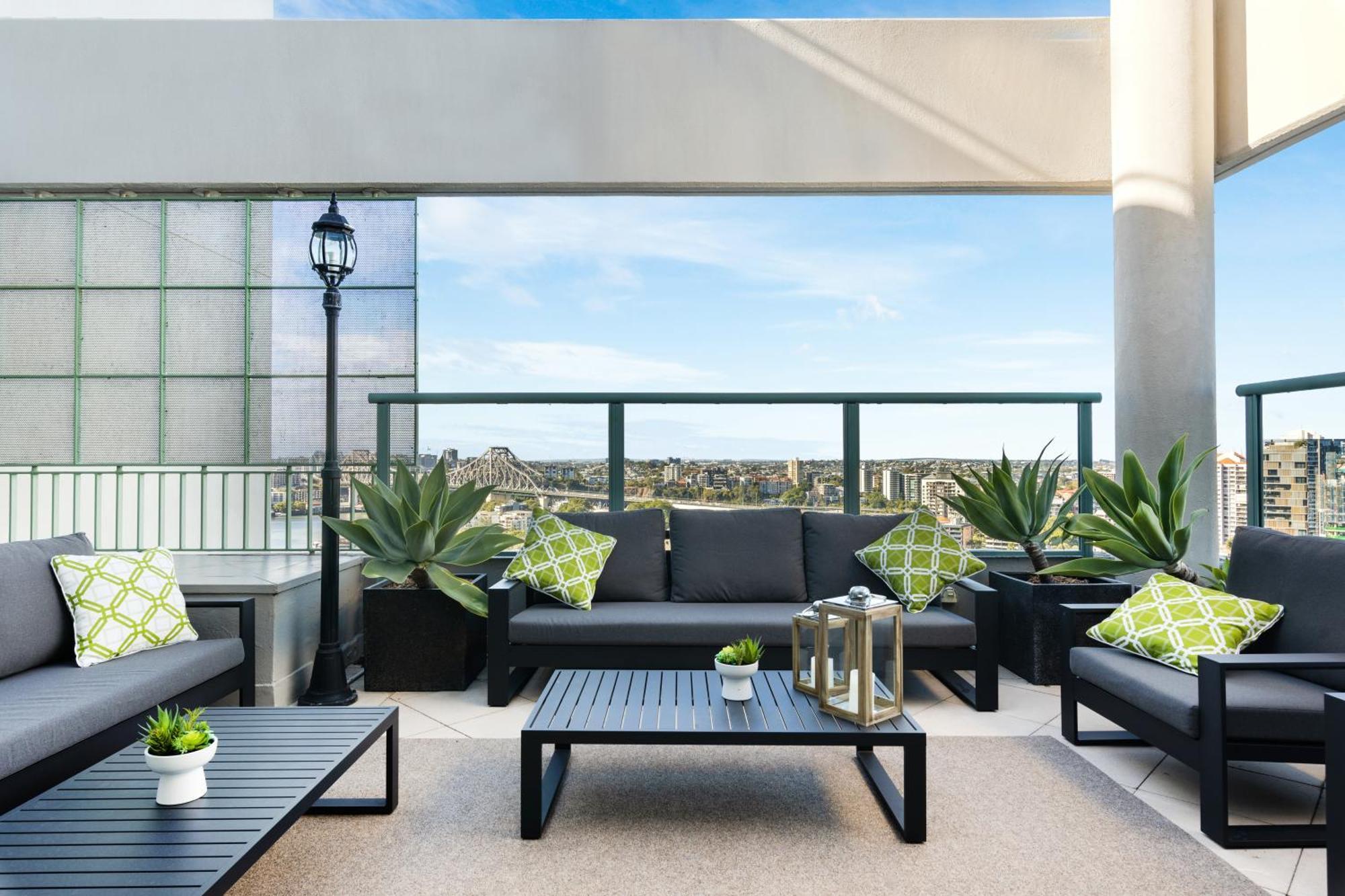 Stamford Plaza Brisbane Hotel Bagian luar foto A rooftop terrace