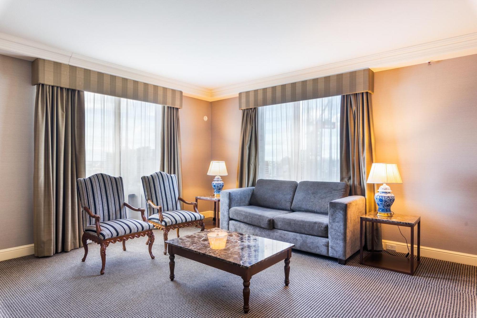 Stamford Plaza Brisbane Hotel Bagian luar foto A suite at the hotel