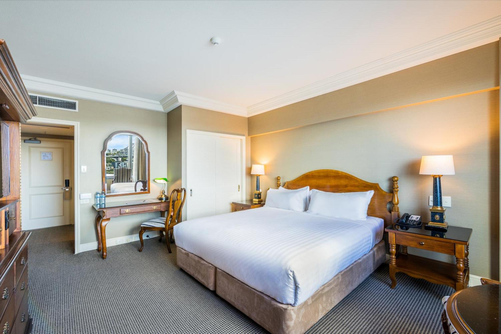 Stamford Plaza Brisbane Hotel Bagian luar foto A room at the Cape Town Protea Hotel