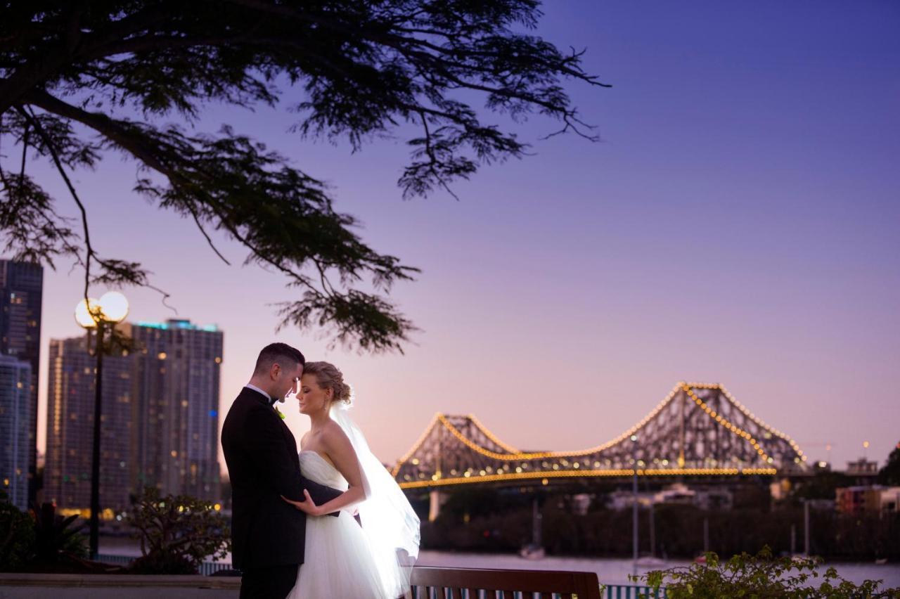 Stamford Plaza Brisbane Hotel Bagian luar foto A wedding in Brisbane, Australia